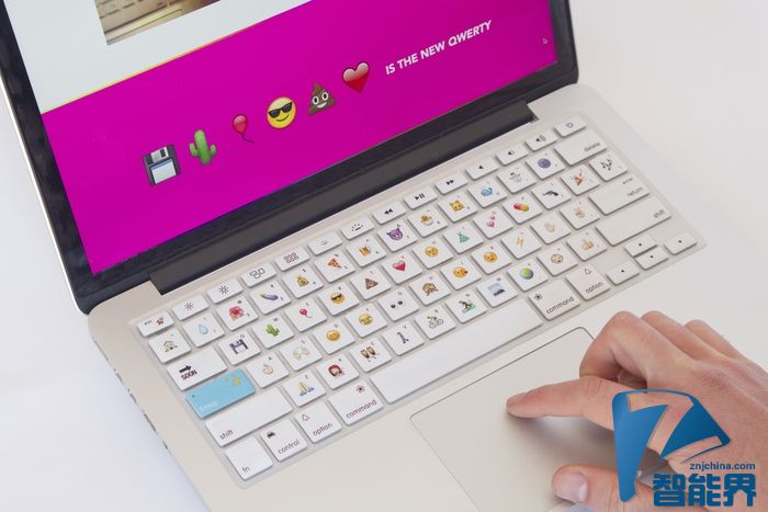emoji 鍵盤來襲，這下更方便賣萌了