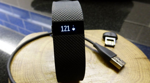 佳明與Fitbit健身追蹤器哪個更出色？