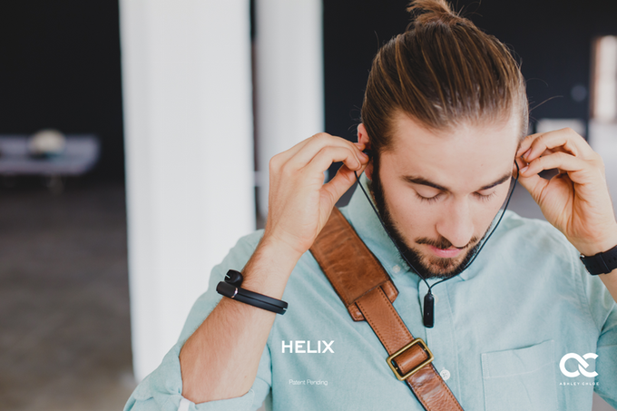 HELIX藍(lán)牙耳機(jī):用起來像吊墜、戴起來像手環(huán)