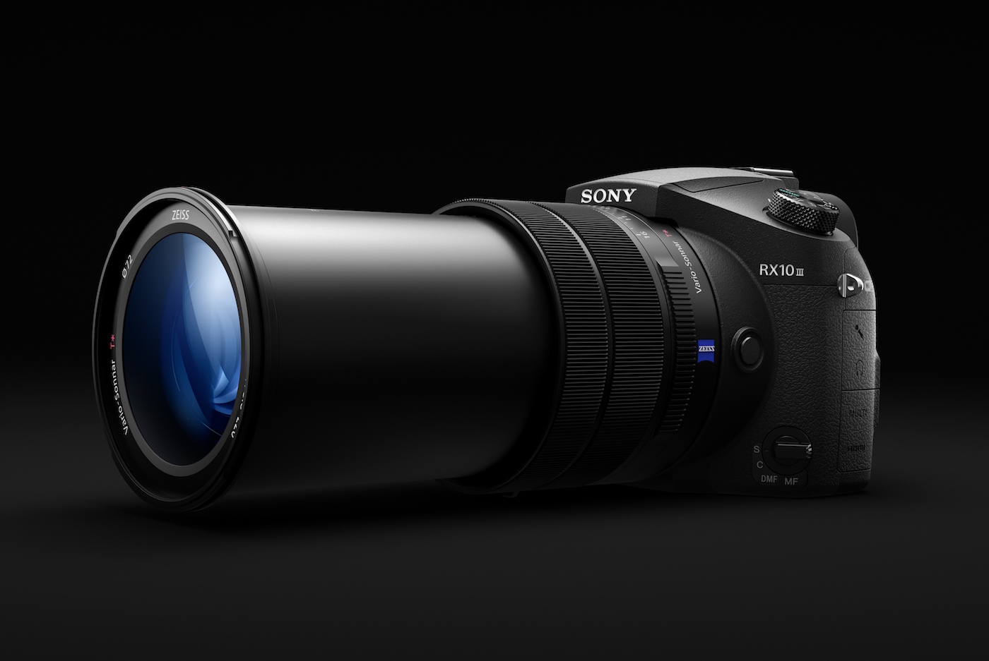 等效 600mm 望遠的索尼 RX10M3 現(xiàn)身；FE 50mm f/1.8 定焦與更望遠的新鏡也登場