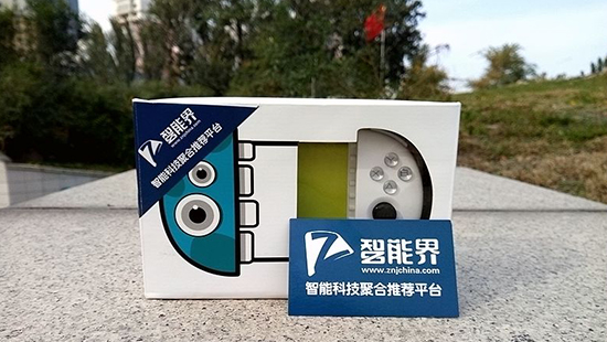 聽說玩游戲，飛智WEE拉伸手柄和手機更配哦~