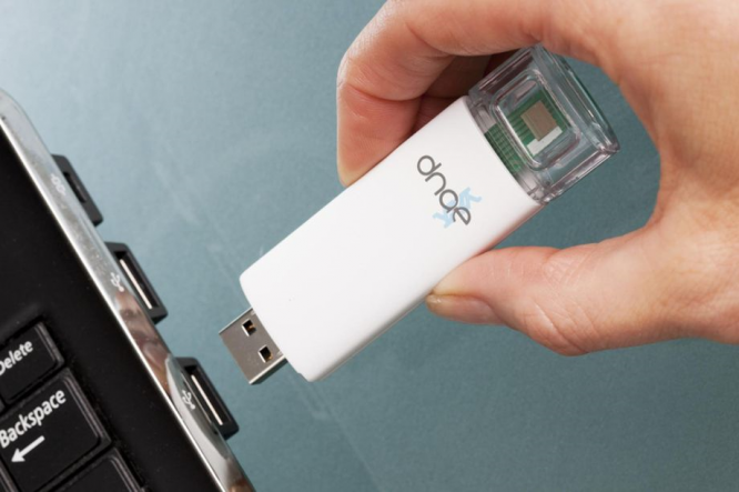 HIV患者福音 這款USB檢測(cè)棒不到30就能測(cè)出病毒水平