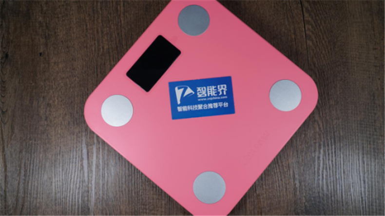 云麥好輕mini智能體脂秤評(píng)測：十項(xiàng)身體數(shù)據(jù)為你呈現(xiàn)