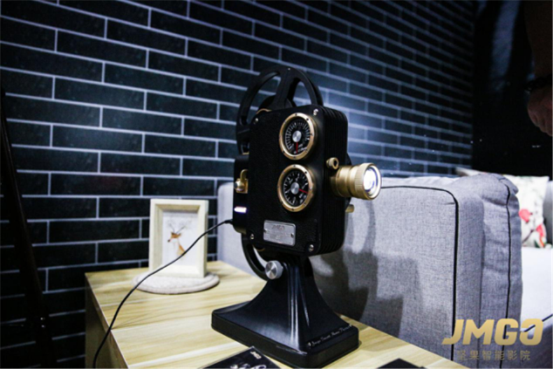 堅果用堅果1895、明智M6、極越A6三款新品 為你講述新生活主義