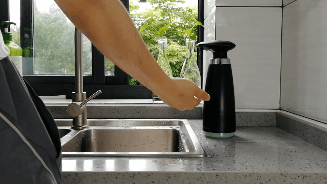 1529858220904054.gif