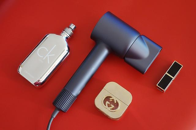 直白高速吹風(fēng)機(jī)上手體驗(yàn)，可媲美戴森？