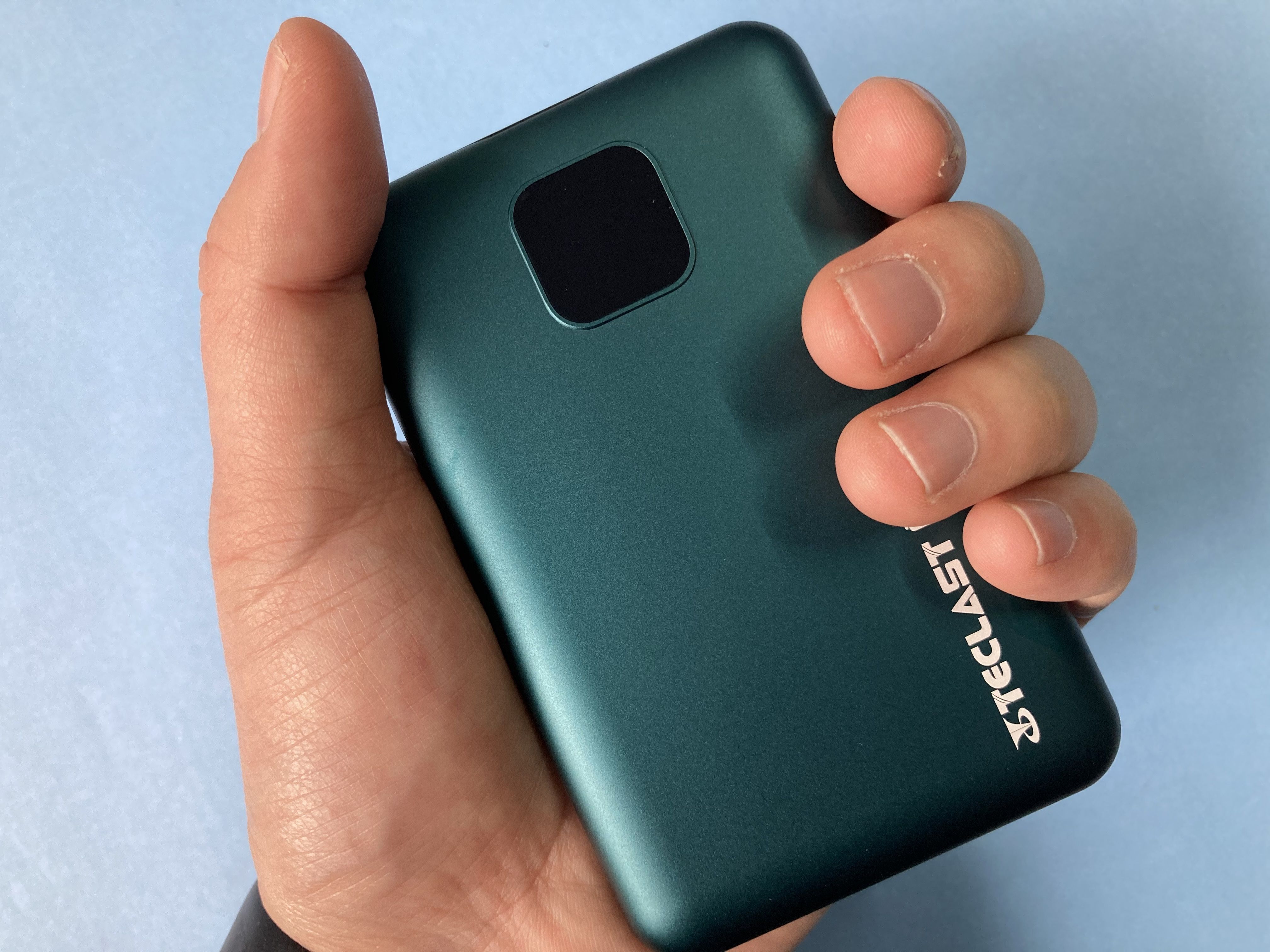 臺電X10 Pro，看一眼就會愛上的移動電源