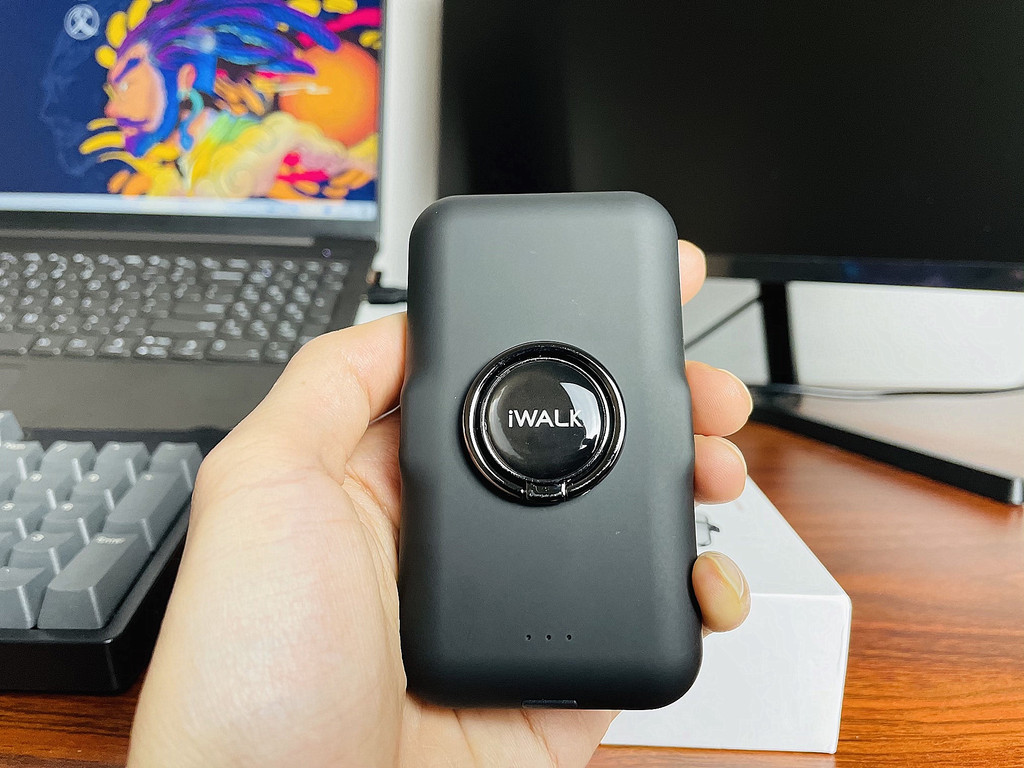 巴掌大，吸附牢，也管飽——iWALK納米吸附充電寶輕體驗(yàn)