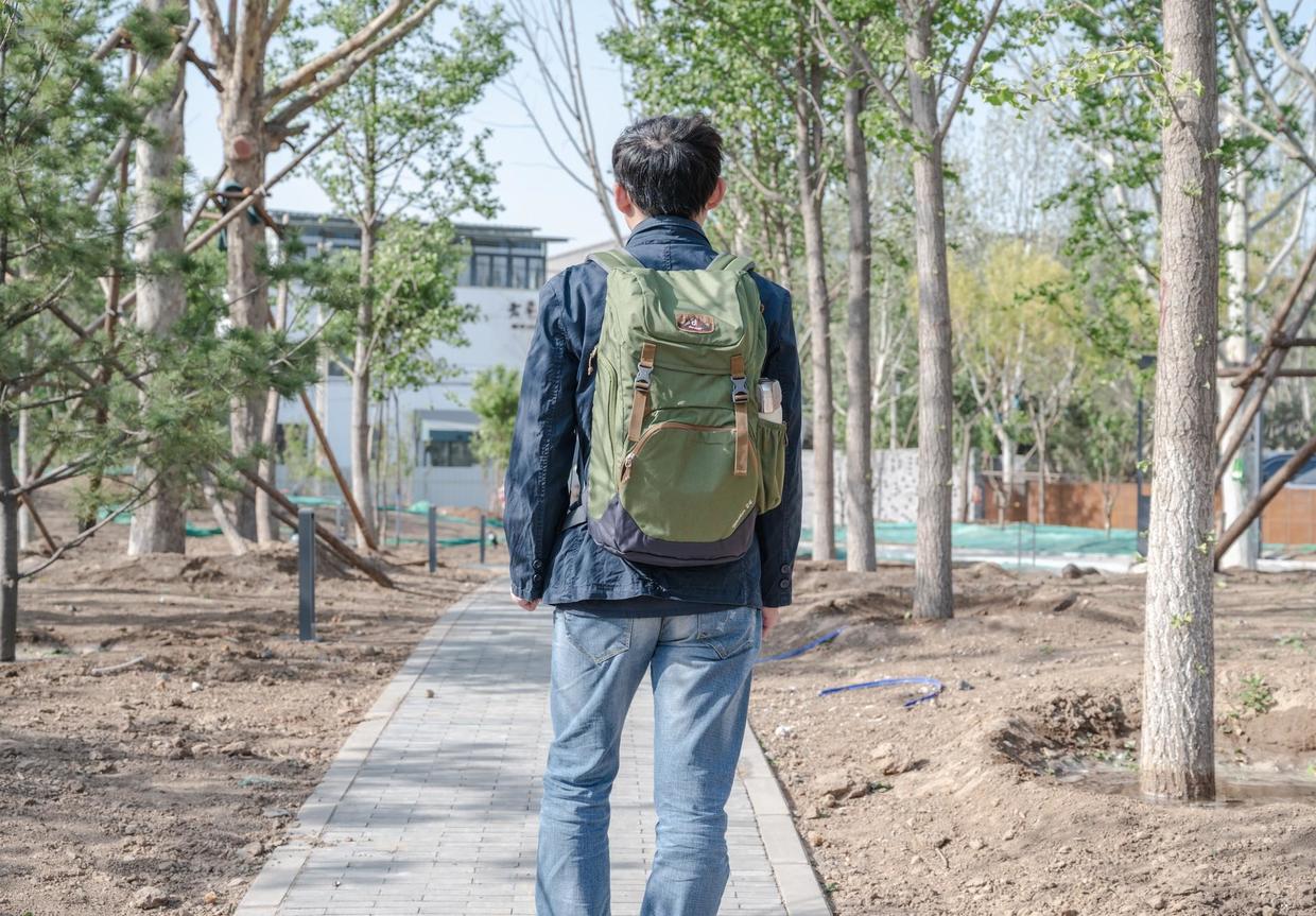更適合步行者的背包，讓日常通勤更輕松，多特Walker通勤包體驗