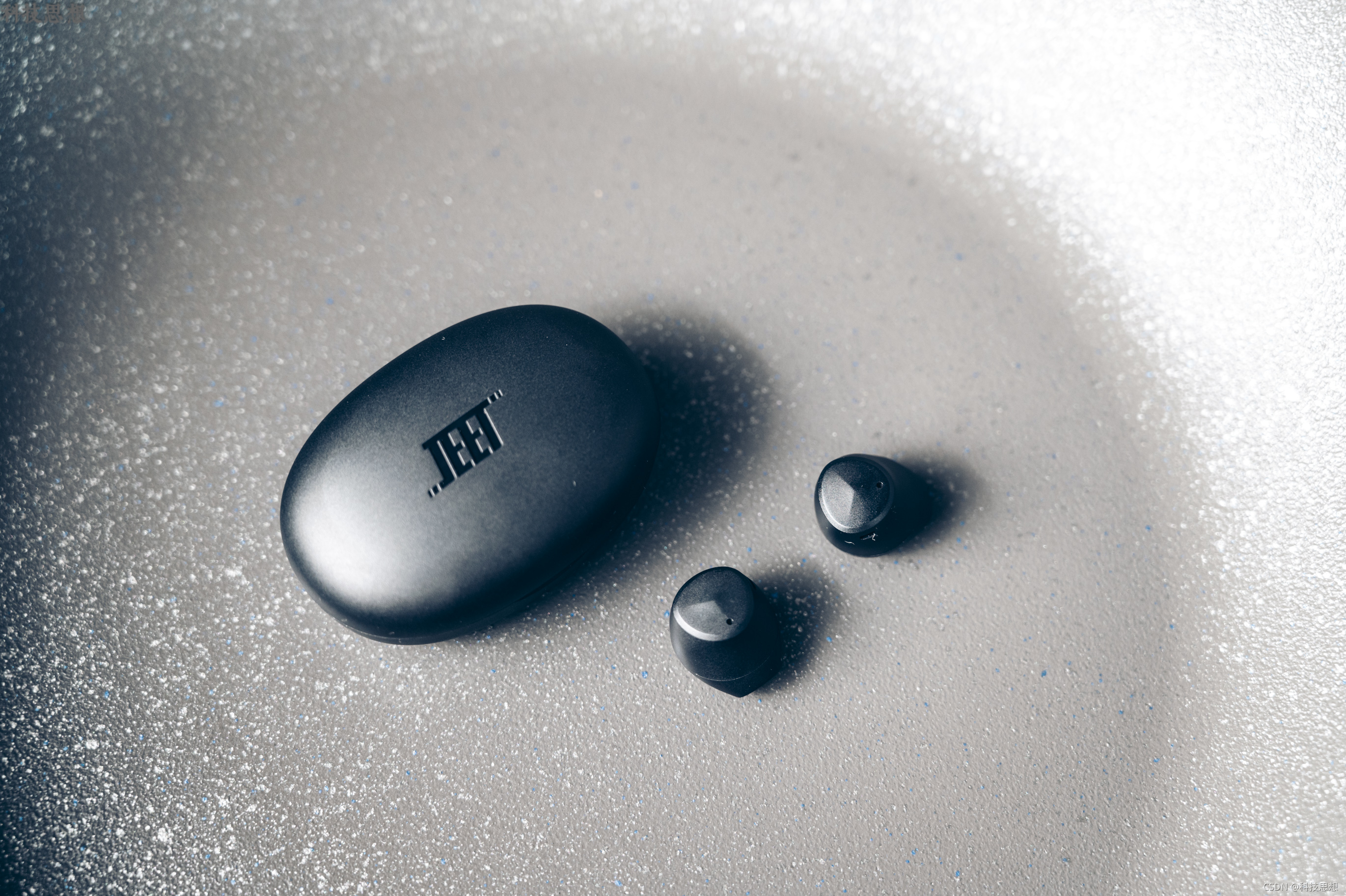 設(shè)計(jì)別致的小耳機(jī)，佩戴無(wú)感音質(zhì)不錯(cuò)，JEET Air2體驗(yàn)