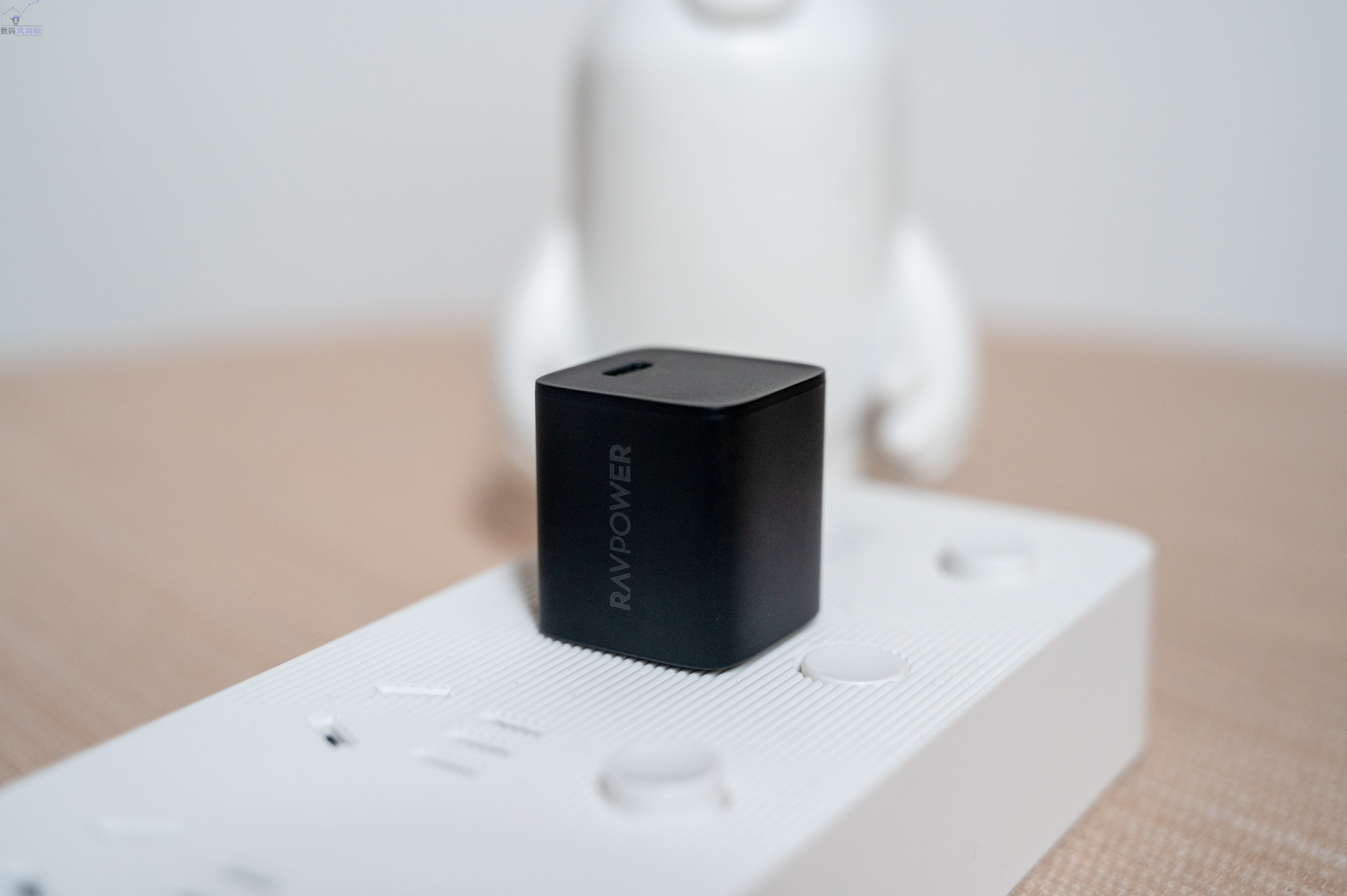 安全好用的快充頭，iPhone 13的好搭檔，RAVPOWER 20W充電器上手