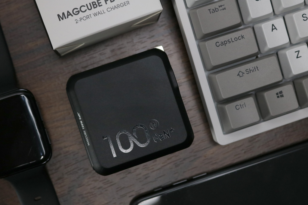 小身材大能量，手機(jī)、筆記本通用的充電器——Aohi Magcube 100W氮化鎵充電器