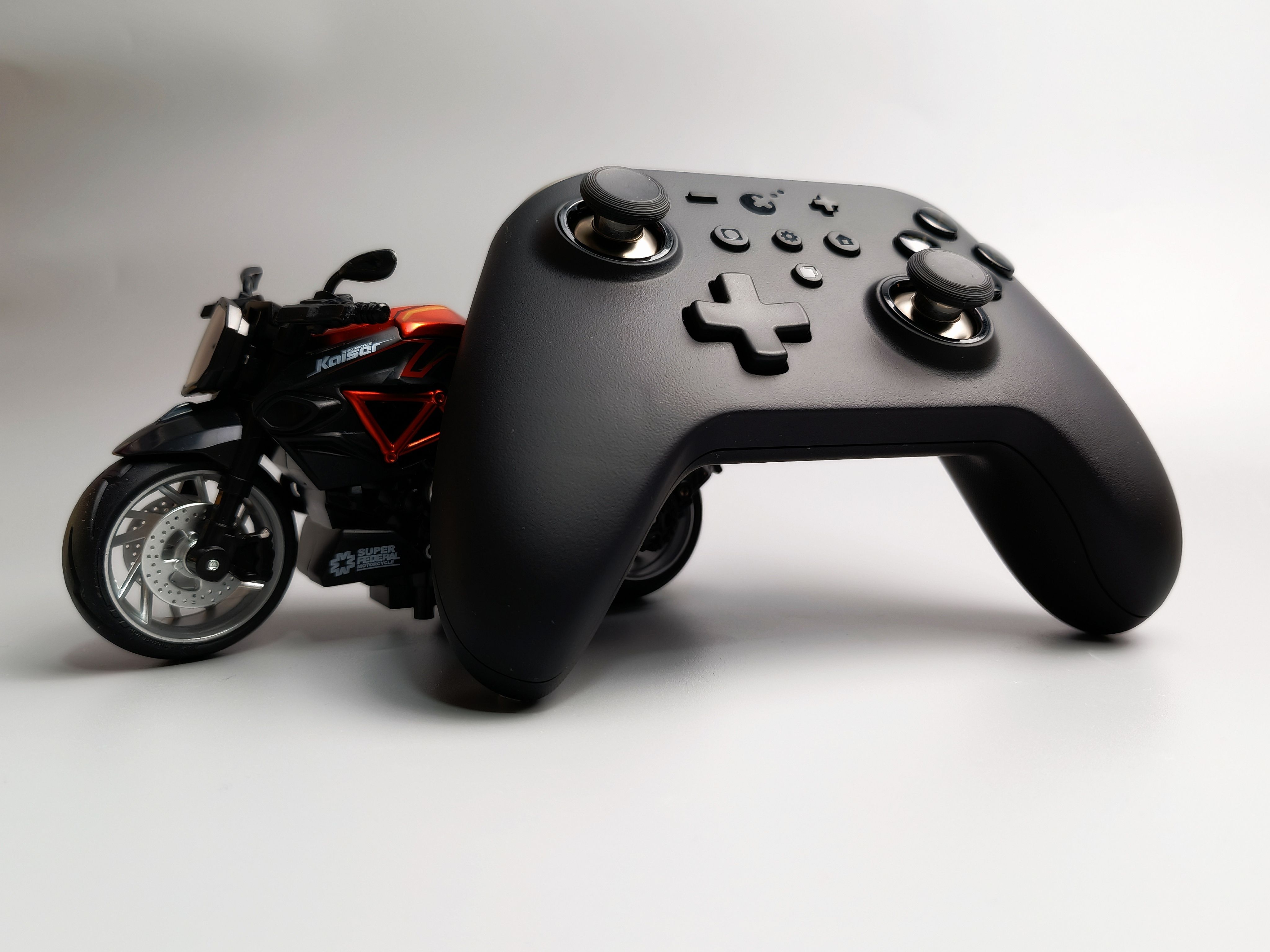 玩分手廚房？給Switch配個手柄，你需要谷粒金剛2PRO