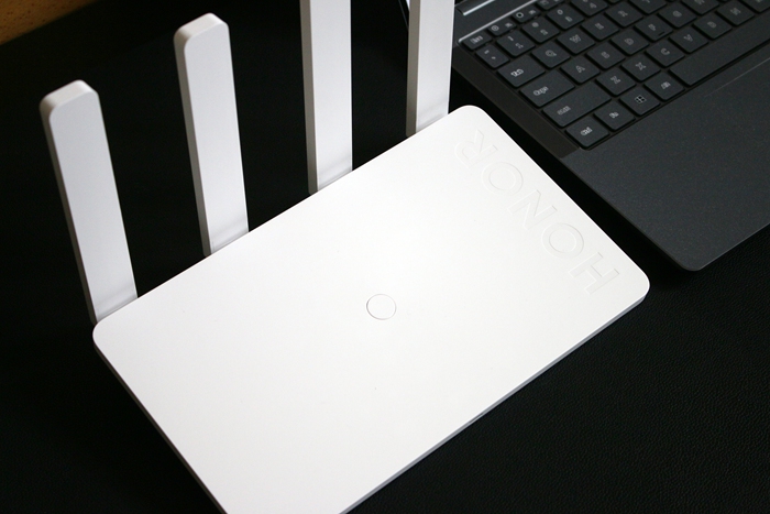 榮耀路由4體驗(yàn)：極速Wi-Fi 6，暢快看8K！