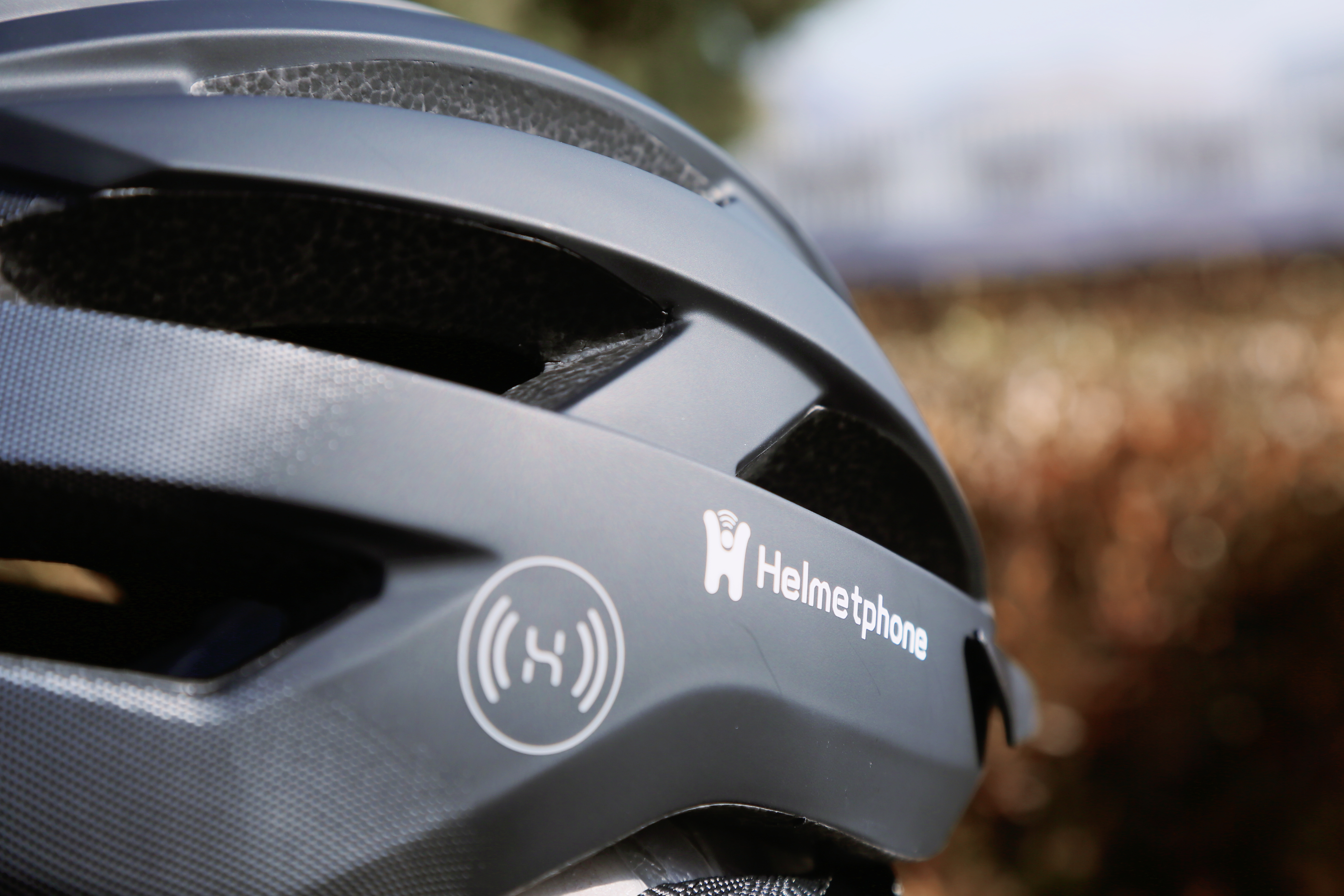  讓騎行更智能更安全，Helmetphone智能頭盔 MT1 Neo